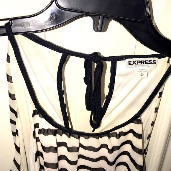 Express Black and White Stripe Top - Picture 4 of 5